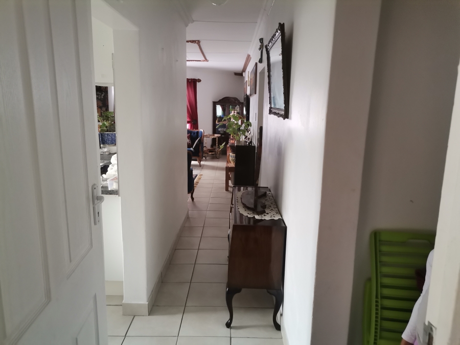 3 Bedroom Property for Sale in Kwanonqaba Western Cape